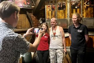 Kolejne szachowe zmagania w toruńskim Hard Rock Pubie Pamela. Wyjątkowa kopia z XII wieku zaprezentowana