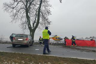Tragiczny wypadek pod Jarocinem! Nie żyje kierowca, a trzy osoby są ranne! [ZDJĘCIA]