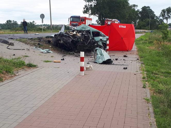 Tragiczny wypadek na trasie Nakło - Paterek. Nie żyje 32-letni mężczyzna! [ZDJĘCIA]