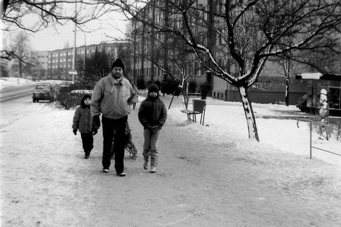 Rodzinny album Bajerów. W tle dawne Starachowice