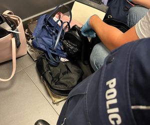 Przyjechali do Łomży kraść. Kobieta uciekła cukierni i zamknęła się w toalecie