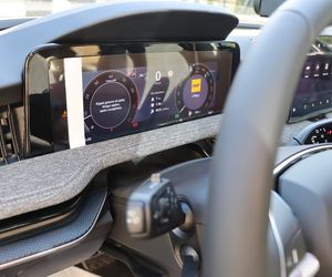 Nowe nieoznakowane radiowozy policji