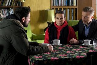 M jak miłość odc. 1733. Magda (Anna Mucha), Andrzej Budzyński (Krystian Wieczorek), Vlad Kowalenko (Wiaczeslaw Boguszewski)