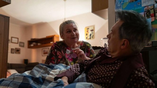 Na dobre i na złe odc. 949.  Andrzej Falkowicz (Michał Żebrowski), pani Jadzia (Aldona Jankowska)