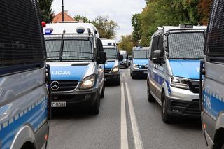 41-letni wrocławianin w areszcie. Twierdził, że uzbroił 500 bezdomnych. Groził premierowi