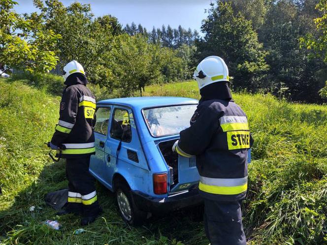 Chomranice. Maluch wypadł z drogi do rowu. Jedna osoba w szpitalu