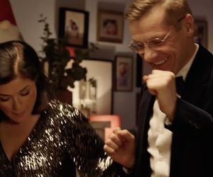 M jak miłość, zabawa sylwestrowa. Piotrek (Marcin Mroczek), Kinga (Katarzyna Cichopek)