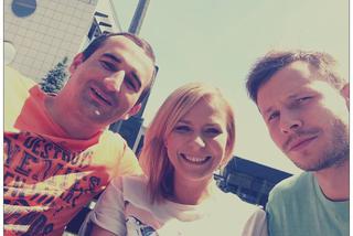 Pierwsza miłość. Aneta Zając (Marysia), Mateusz Banasiuk (Radek), Michał Koterski (Kaśka) na planie serialu we Wrocławiu