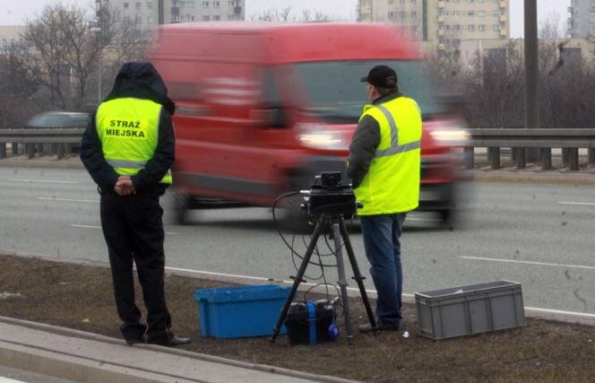 Zbliża się koniec kontroli radarowych przez straż miejską! Prezydent podpisał ustawę