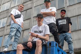 Zespół Molesta Ewenement rezygnuje z występu na Fest Festival w Chorzowie. Powodem segregacja sanitarna