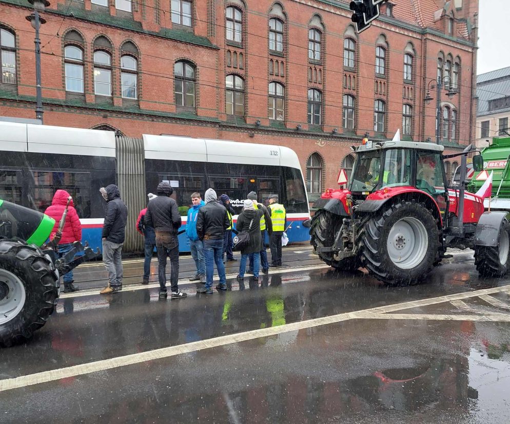 Rolnicy tego dnia znów zablokują Bydgoszcz i drogi dojazdowe. „Nie poddamy się!” [MAPA]