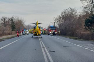 Adamowice. Bus zderzył się z tirem na DK92