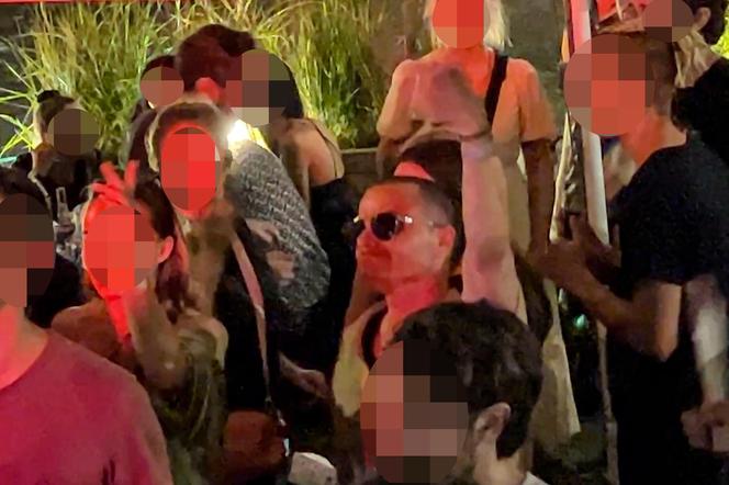 Hakiel bawi się, a nie pije