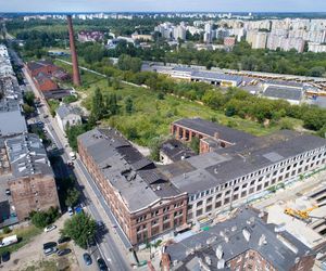 Widok od strony metra Szwedzka w 2017
