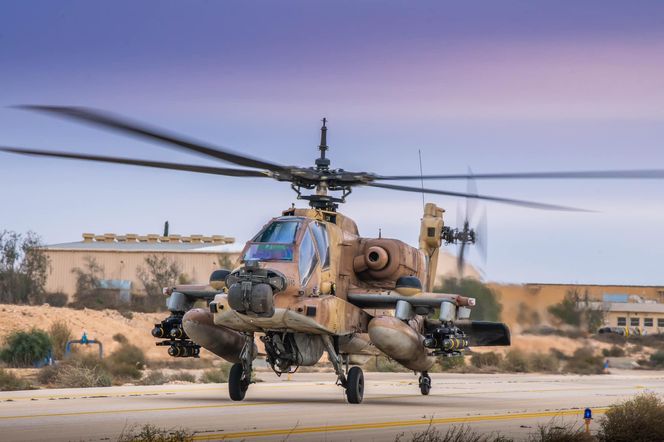 Gaza krwawi, a USA sprzedaje broń. Śmigłowce Apache i pojazdy bojowe dla Izraela