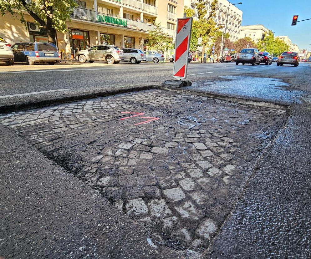 Wystarczyło zdjąć asfalt. Wyjątkowe odkrycie w samym centrum Warszawy