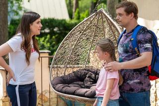 	Barwy szczęścia odc. 2908. Agata (Natalia Zambrzycka), Hubert (Marek Molak), Marysia (Nina Szumowska)