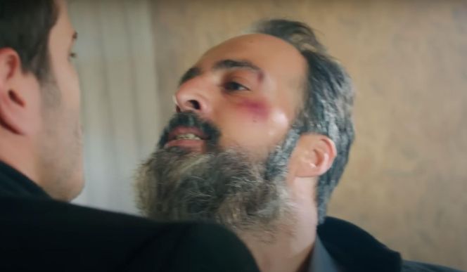 Ege odnajdzie Zeynep, ale porywacz Ragip dźgnie go nożem i zabije. Ukochany skona w ramionach zrozpaczonej Zeynep.