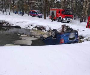 Lubelskie. Auto wpadło do wody. Dwie osoby nie żyją. Nowe fakty w sprawie tragedii niedaleko Parczewa