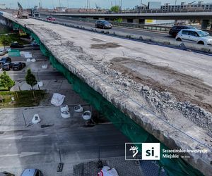 Zerwany asfalt, usunięte barierki i tylko dwa pasy do jazdy. Tak wygląda Trasa Zamkowa w remoncie