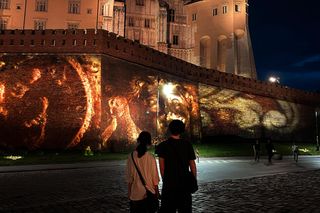 Turystyczny hit w Krakowie? Multimedialny spektakl obejrzysz na murach Wawelu