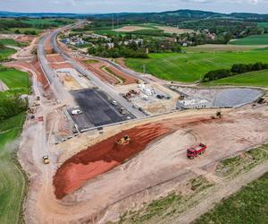 Budowa drogi S3 z Wrocławia do Czech. Na jakim etapie są prace? Kiedy otwarcie? 