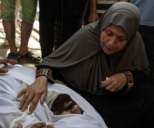 Strefa Gazy/ 74 zabitych w atakach Izraela, z czego 30 w nalocie na nadmorską kawiarnię.