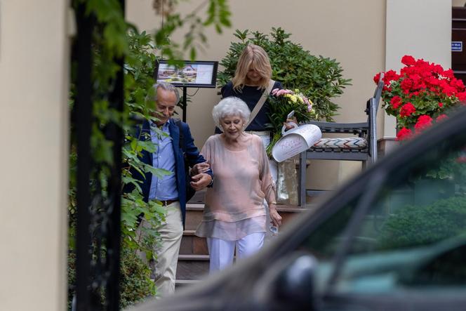 Krystyna Loska i Grażyna Torbicka na spacerze