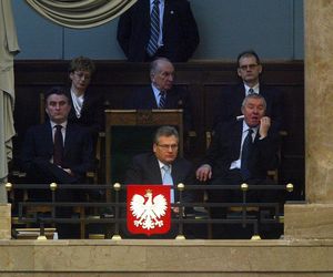 AI wybrała 5 najlepszych polityków w Polsce ostatnich 30 lat! 