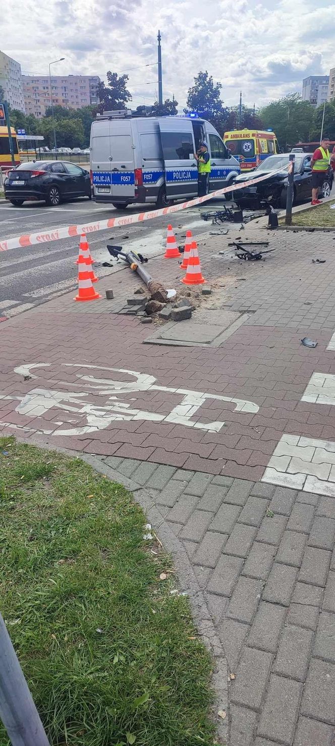 Łódź. Samochód wjechał w grupę przechodniów 