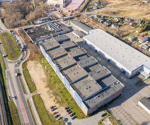 Biurowiec i magazyny wystawione na sprzedaż przez skarbówkę w Częstochowie. Kupisz je za drobniaki