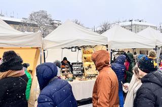 Świąteczne Targi Rzeczy Wyjątkowych 2023 na Rynku Podgórskim. Tłumy dopisały 