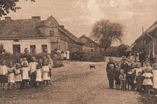 Malownicza gmina pod Olsztynem przyciąga tłumy. Tak dawniej wyglądała