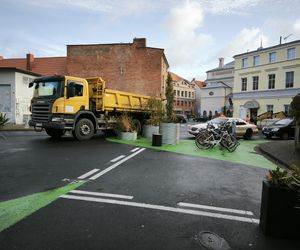 Zrywają asfalt na Wałowej
