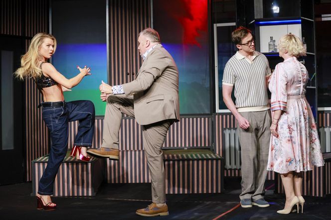 Gwiazdy Rancza znowu razem! Agentka Kusego w samym staniczku! Na zdj. Emilia Komarnicka, Bogdan Kalus, Violetta Arlak...