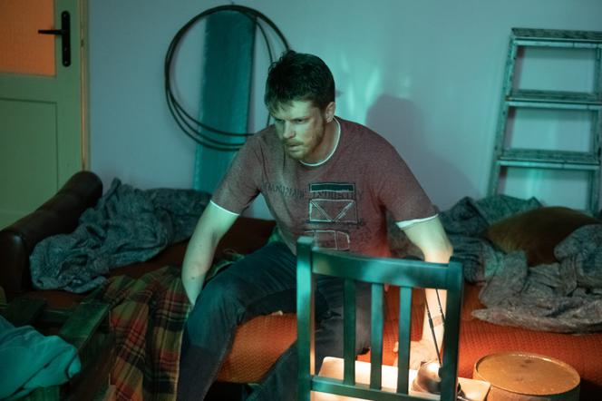 Na Wspólnej, odcinek 3082: Histeria Sandry. Michel będzie umierał w pułapce dilerów, a ona odwróci się od Bruna - ZWIASTUN