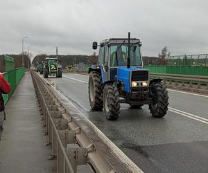 Trwa protest rolników w woj. lubelskim. Blokady są w wielu miejscach w regionie [DUŻO ZDJĘĆ]