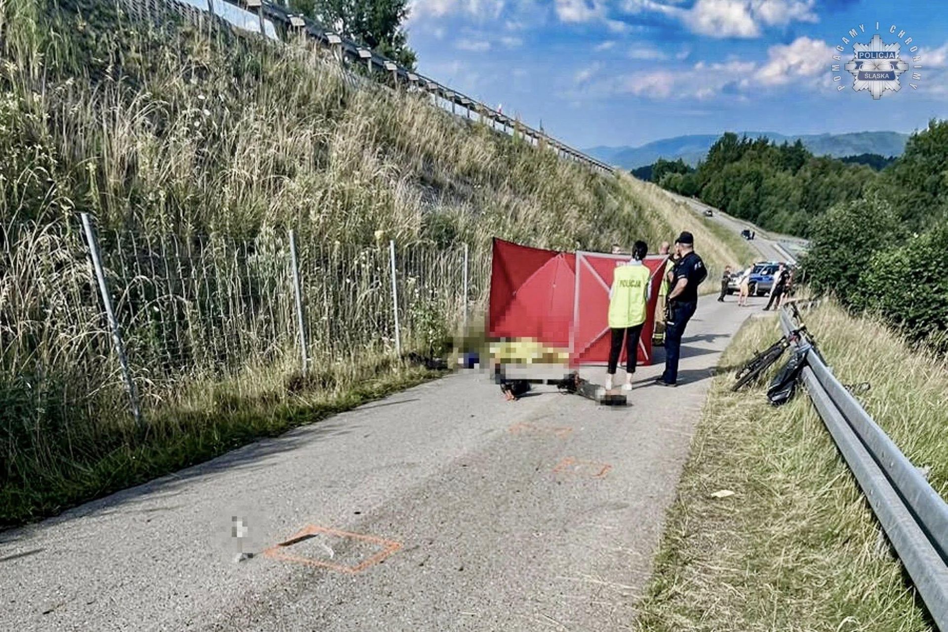 Tragiczny wypadek w powiecie żywieckim. Nie żyje 12-latek. Obok niego leżała hulajnoga