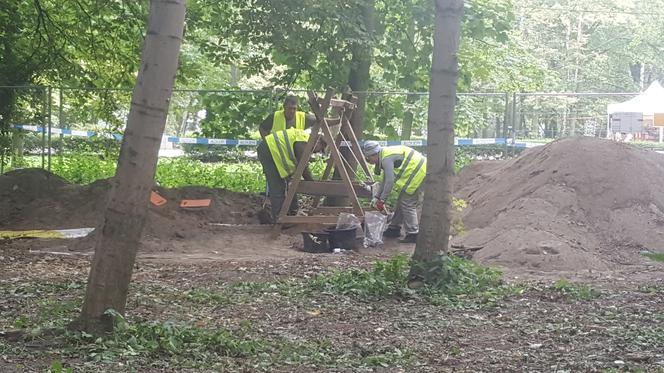 Na Westerplatte znaleziono ponad 200 szczątków kostnych