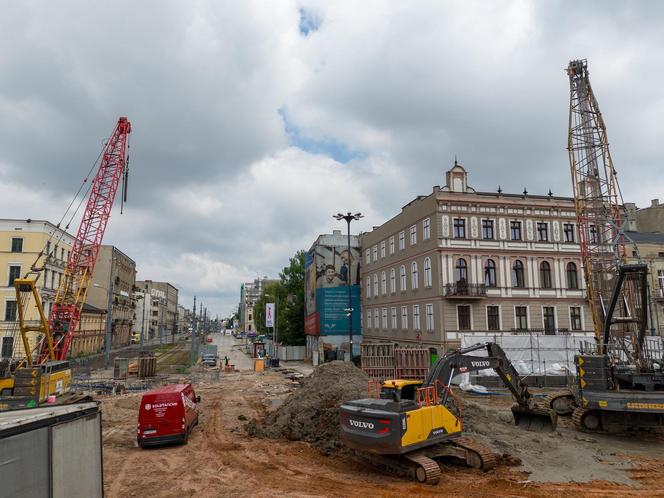 Trwa budowa podziemnego przystanku Łódź Śródmieście