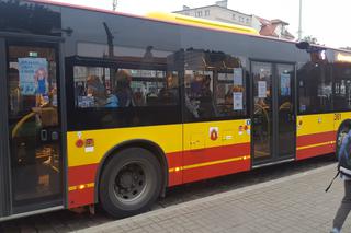 Mniej miejsc dla pasażerów w komunikacji miejskiej w Grudziądzu. Czy pasażerowie stosują się do ograniczeń? [AUDIO]