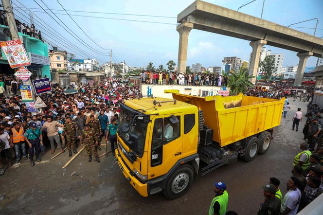 Samolot spadł na szkołę! Dziesiątki zabitych, 170 rannych