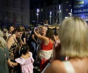 Potańcówka przed Teatrem Śląskim w Katowicach