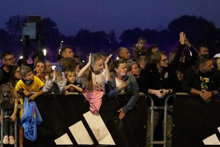 Tłumy wyszły w nocy na ulice. Ludzie klaskali, okrzykom nie było końca