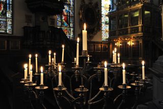Mieszkaniec Małopolski okradł kaplicę szpitalną. Jego łupem padły księgi, świece liturgiczne i zegar