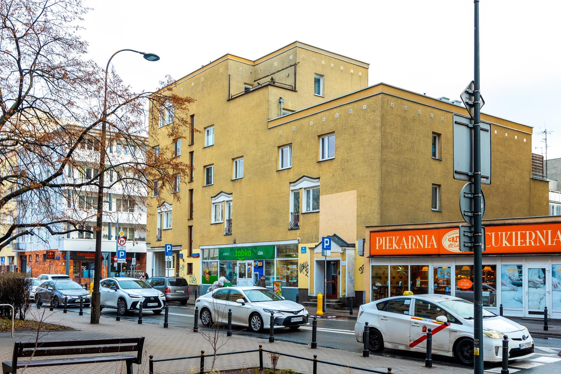 Blok na Madalińskiego 55 w Warszawie