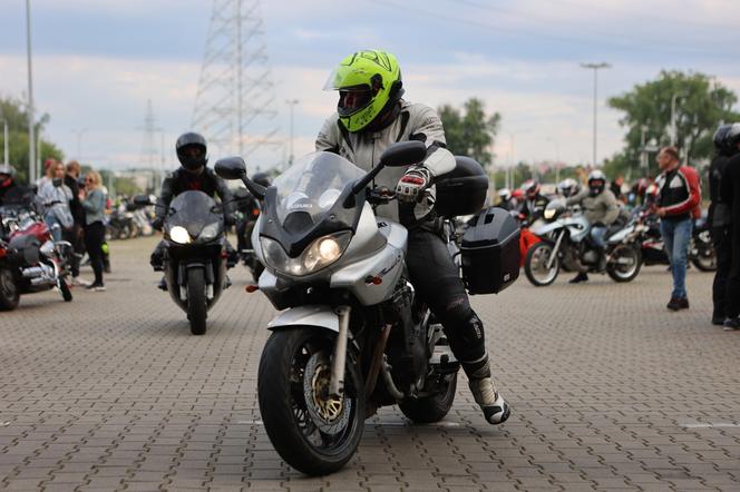 Przed Areną Lublin symbolicznie pożegnano dwójkę tragicznie zmarłych motocyklistów