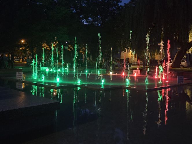 Muzyka, światło i woda w sercu Bydgoszczy. Ta fontanna naprawdę gra!