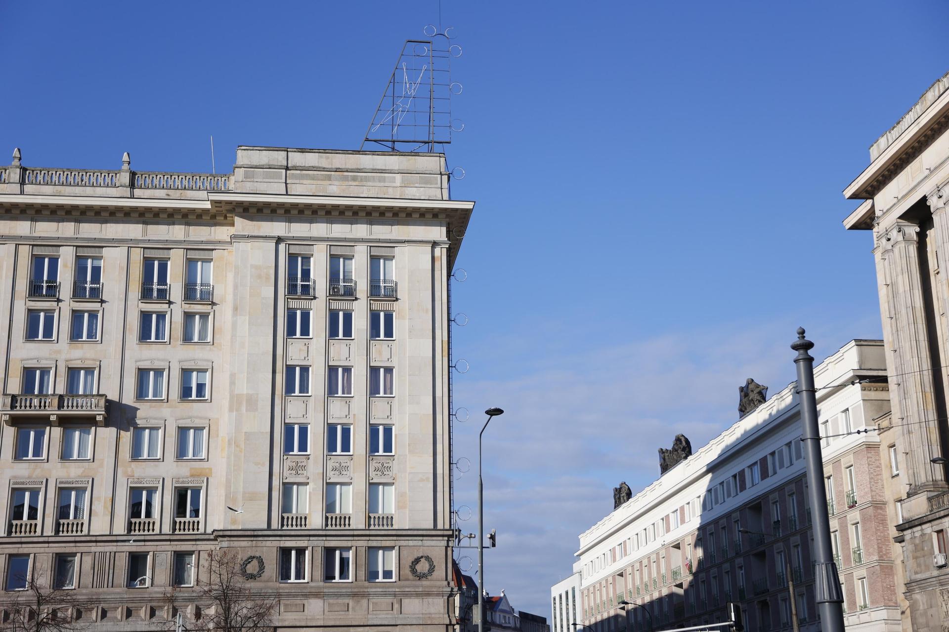 Warszawskie neony z PRL-u - zobacz zdjęcia iluminacji i sprawdź, gdzie je znaleźć