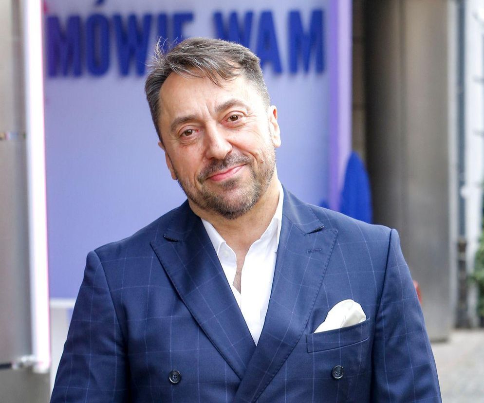 Tym przed karierą disco polo zajmował się Marcin Miller. Lider zespołu Boys siedział za biurkiem